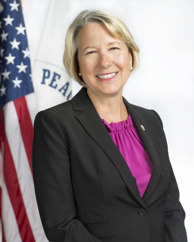 Carrie Hessler-Radelet