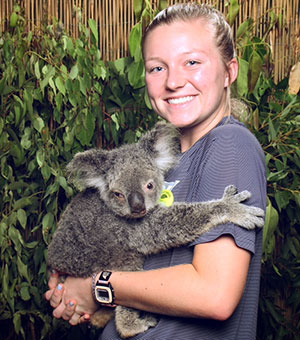 Emily Taylor at the Koala Park in Cairns, Australia, January 5, 2017. Photograph by park photographer.
Emily Taylor '19