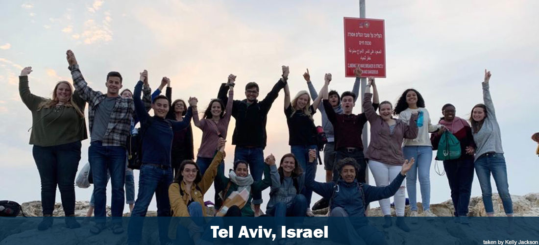 Virginia Wesleyan students posing for photo in Tel Aviv, Isreal