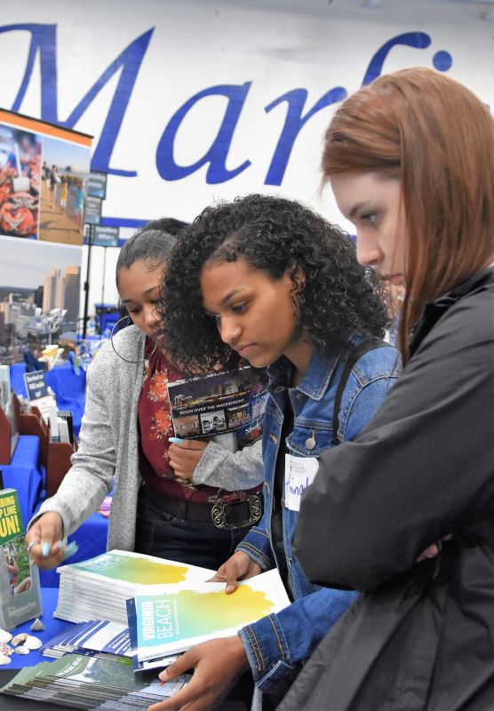 Students at Academic Fair during Marlins Day